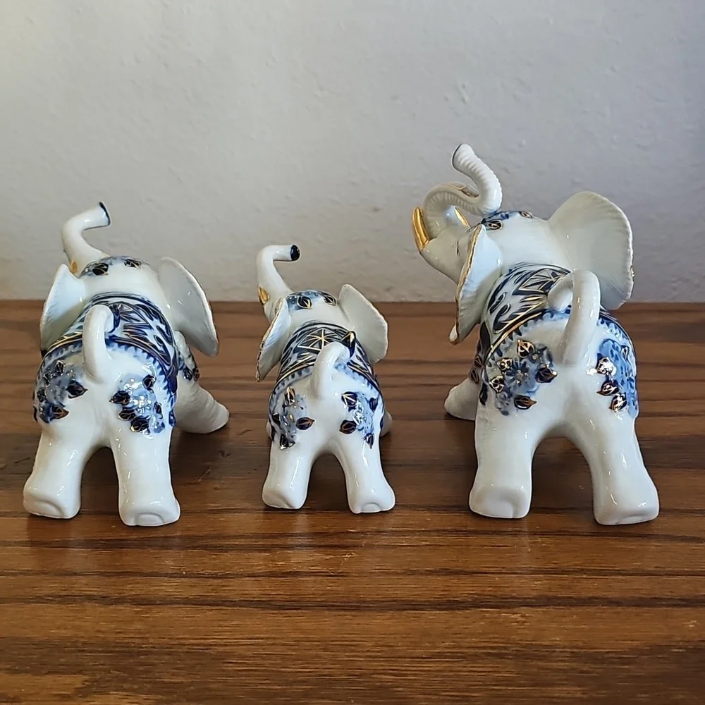 White Ceramic Elephant Figurine Family With 14K Gold Trim - Picture 6 of 13